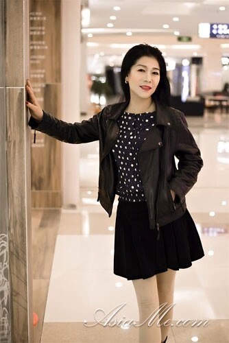 Nina, 61